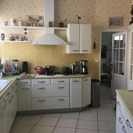 Grande Maison 40m De La De Pontaillac Hébergement de vacances Royan